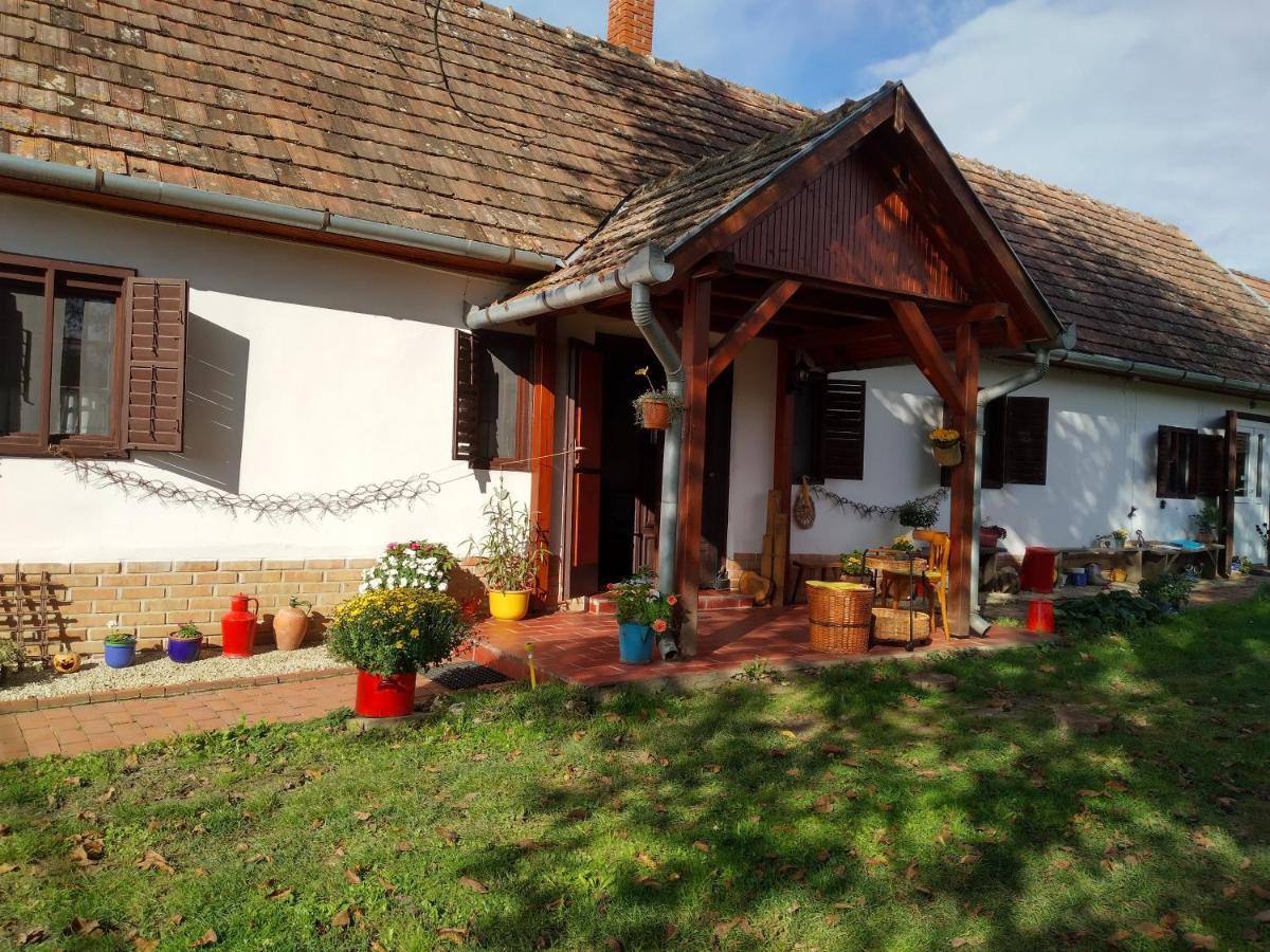 Harmat Porta Villa Galambok Exteriör bild